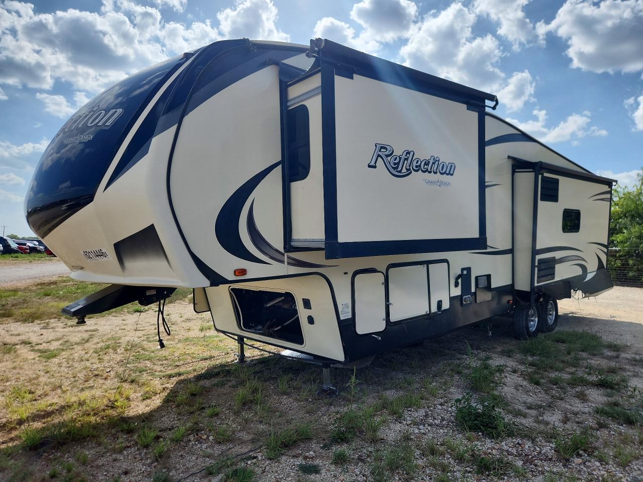 573FR3628K3321529 · 2019 GRAND DESI REFL337RLS