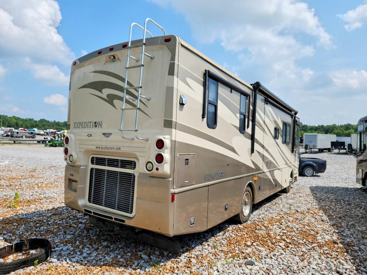 4UZACJDT18CZ76963 · 2008 FREIGHTLINER CHASSIS · 3/10