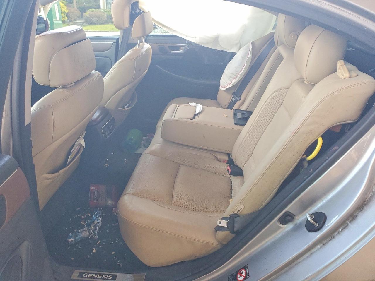 KMHGC4DF3CU208345 · 2012 HYUNDAI GENESIS · 10/12