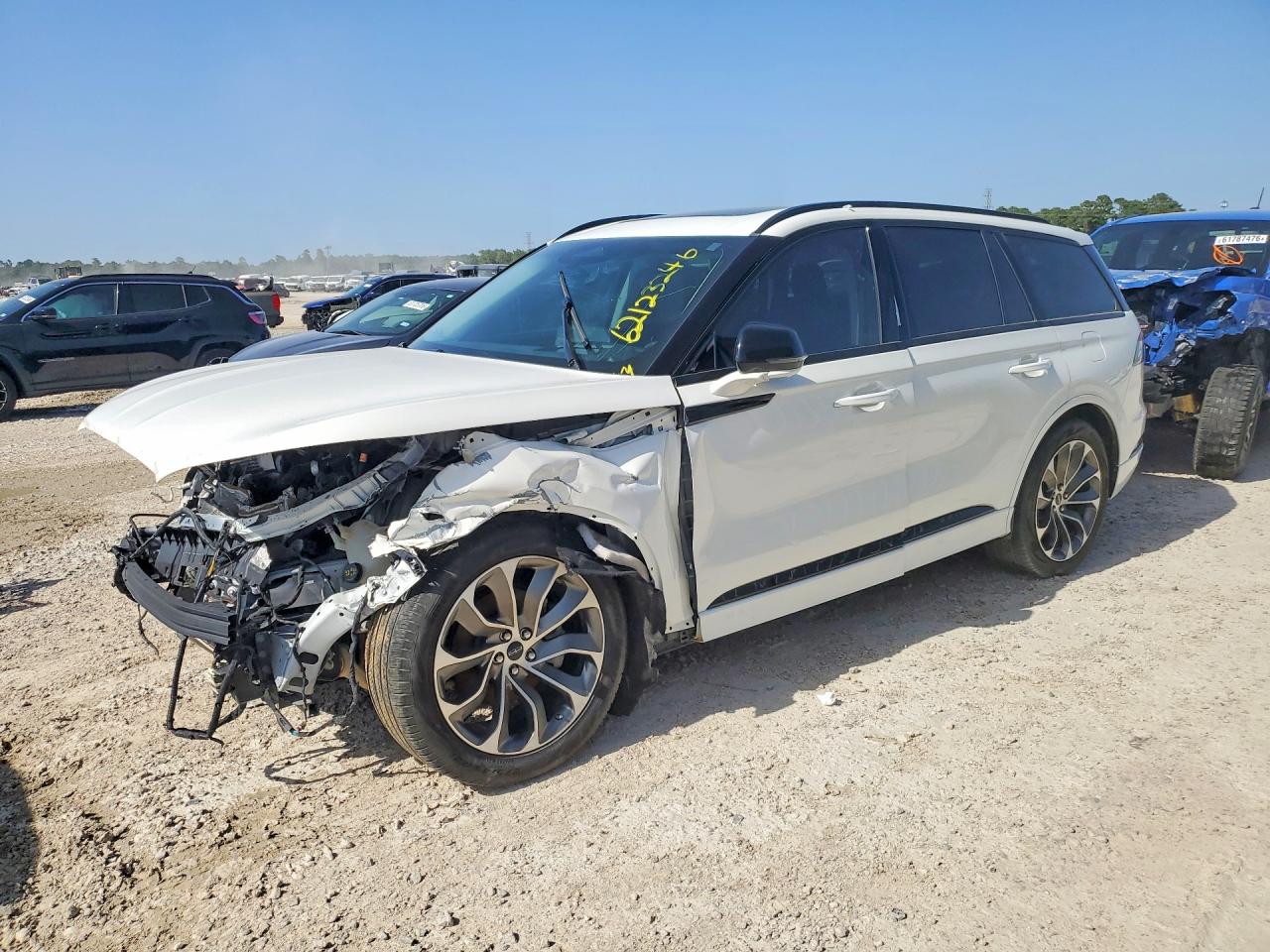 5LM5J6WC5SGL23437 · 2025 LINCOLN AVIATOR