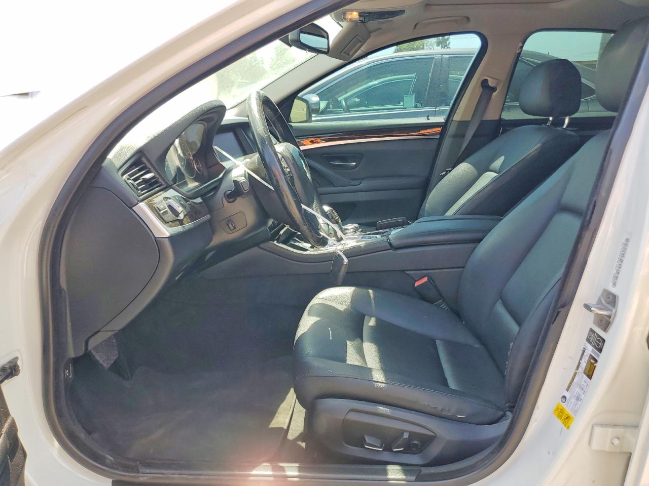 WBA5A5C58FD518136 · 2015 BMW 528 · 7/13