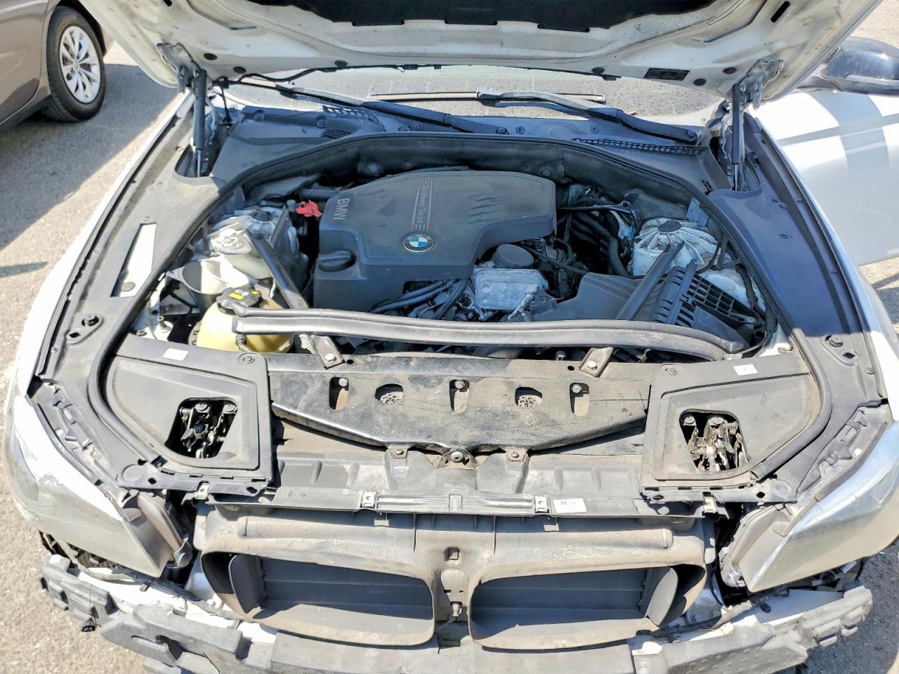 WBA5A5C58FD518136 · 2015 BMW 528 · 11/13