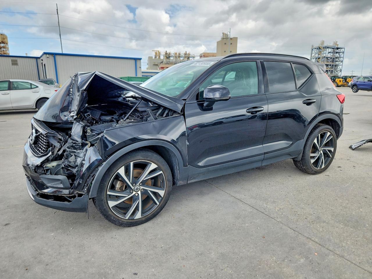 2020 VOLVO XC40