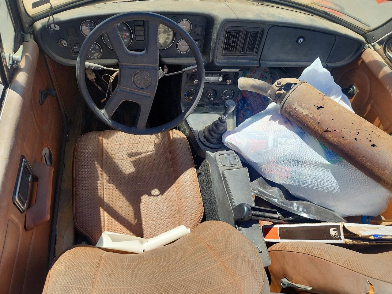 GHN5UH425190G · 1977 MG B · 8/12