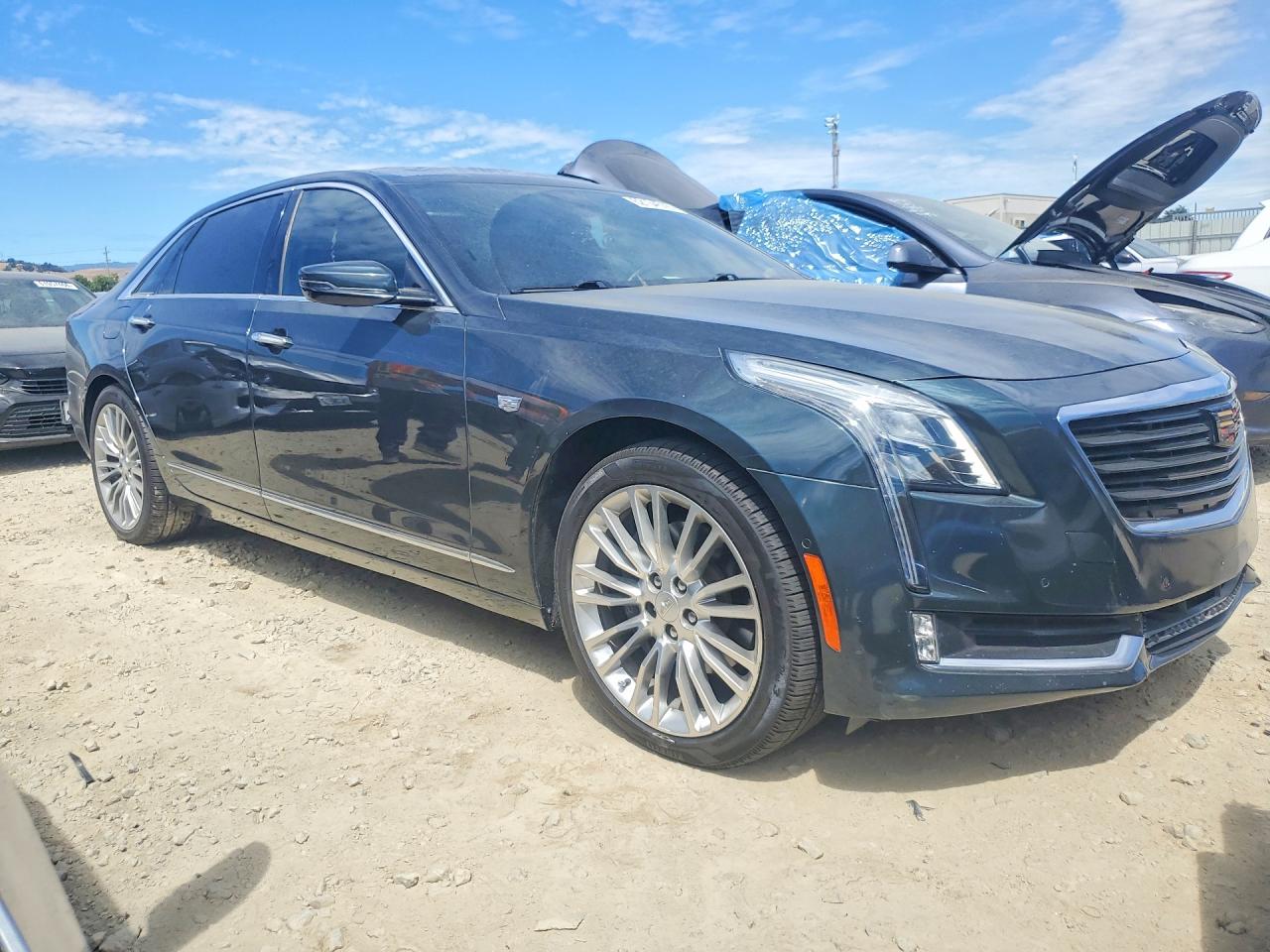1G6KH5R60JU102692 · 2018 CADILLAC CT6 · 4/11