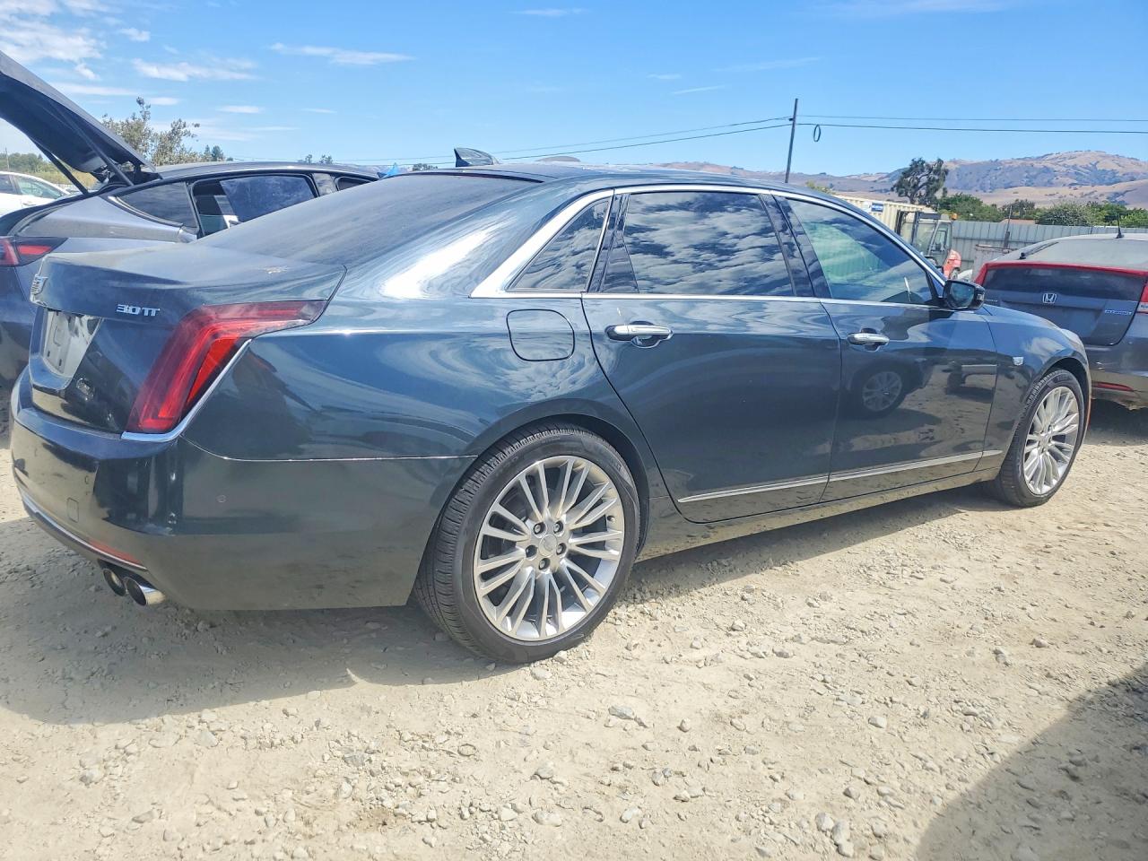 1G6KH5R60JU102692 · 2018 CADILLAC CT6 · 3/11