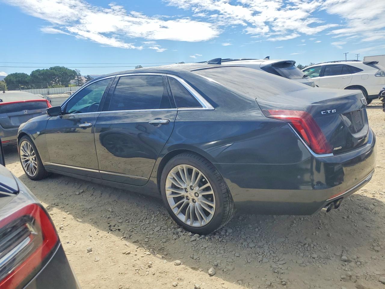 1G6KH5R60JU102692 · 2018 CADILLAC CT6 · 2/11