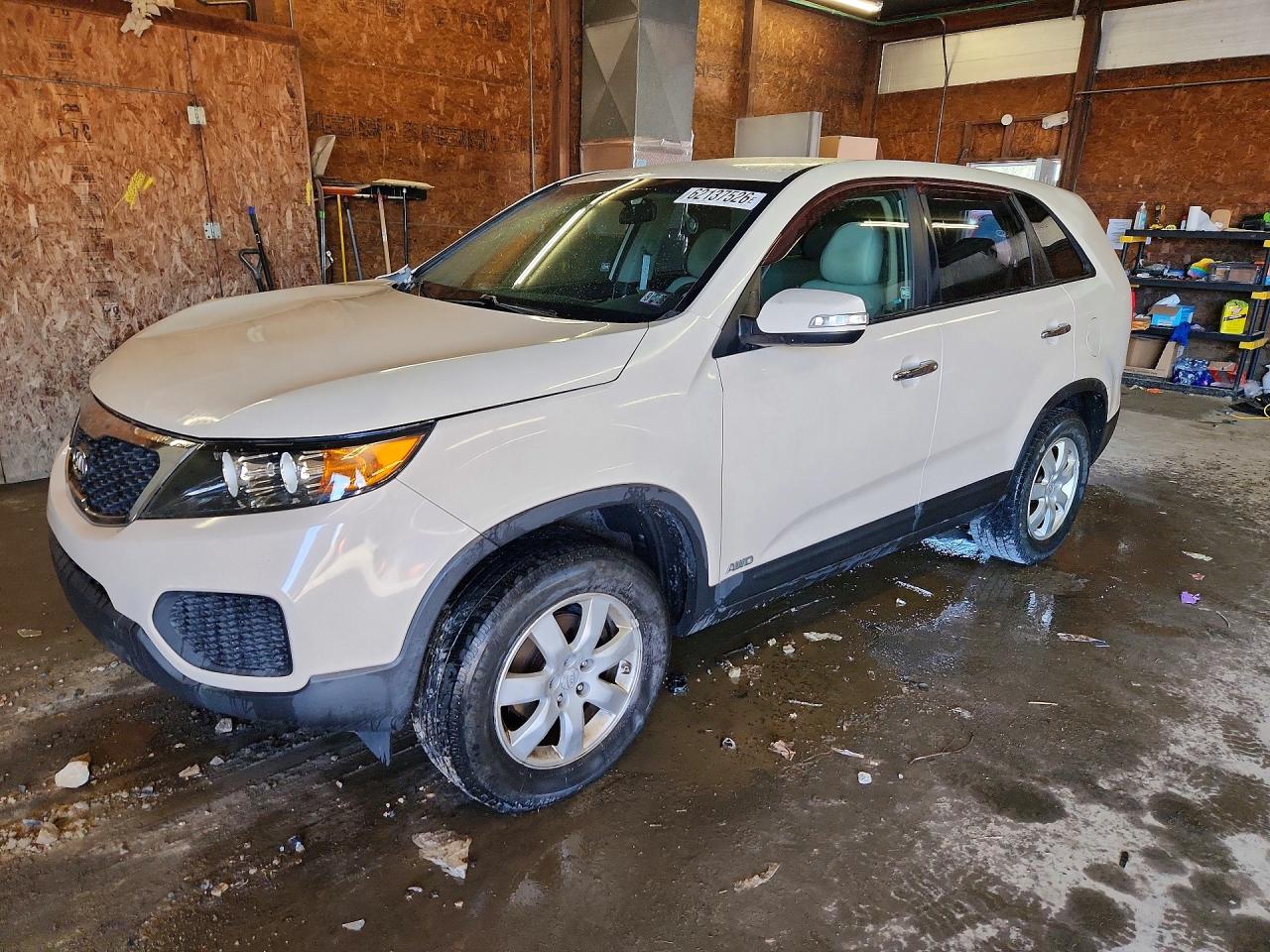 5XYKTCA15BG112993 · 2011 KIA SORENTO