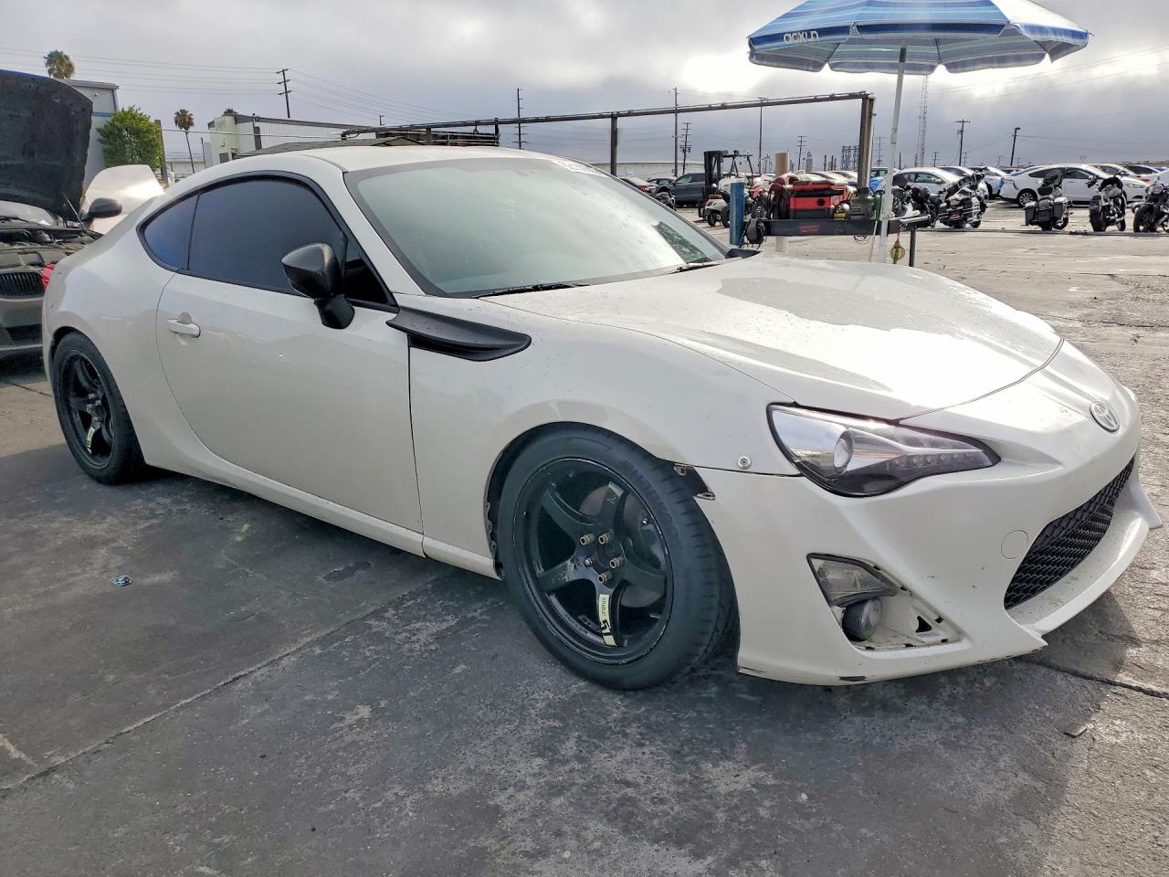 JF1ZNAA16G8700029 · 2016 SCION FR-S · 4/12