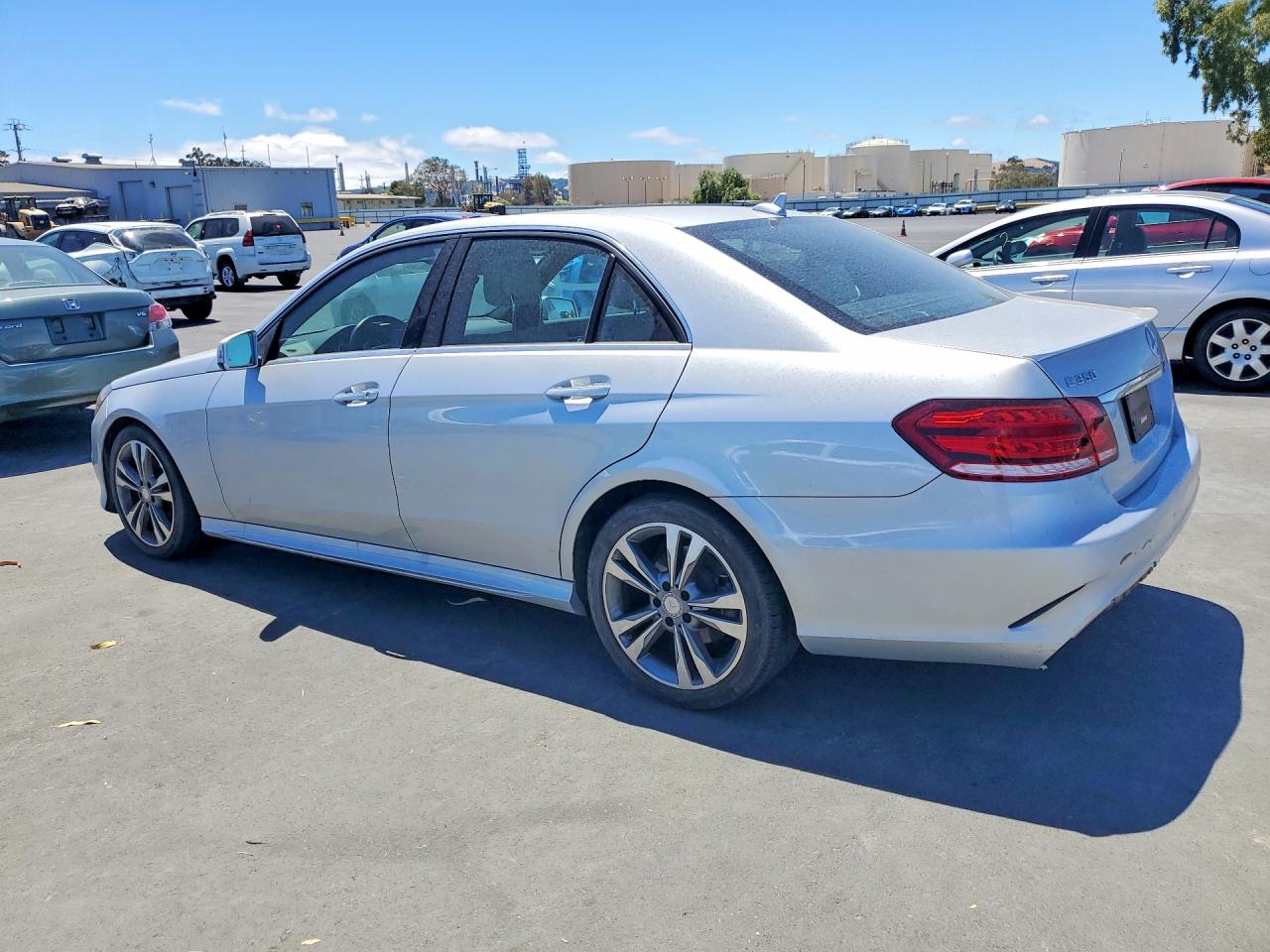 WDDHF5KB5GB324837 · 2016 MERCEDES-BENZ E · 2/12
