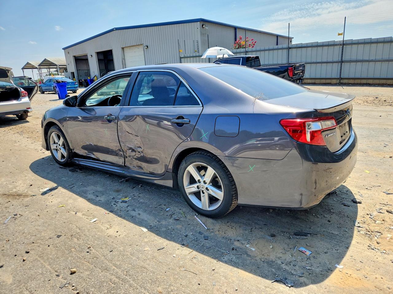YV140MEK5G1289166 · 2014 TOYOTA CAMRY · 2/12