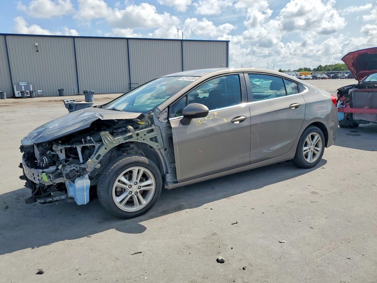 1G1BE5SM9J7114751 · 2018 CHEVROLET CRUZE