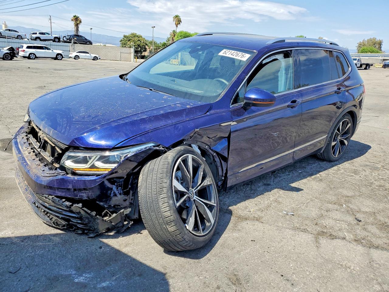 3VV4B7AX1PM039253 · 2023 VOLKSWAGEN TIGUAN