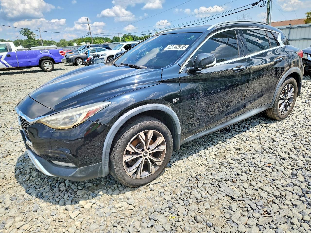 SJKCH5CR4HA033969 · 2017 INFINITI QX30