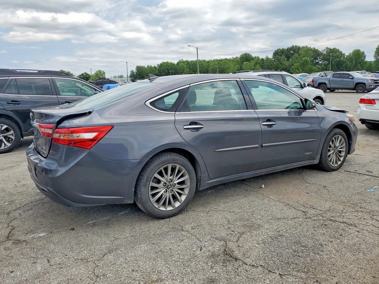4T1BD1EB5JU062318 · 2018 TOYOTA AVALON HYBRID · 3/12