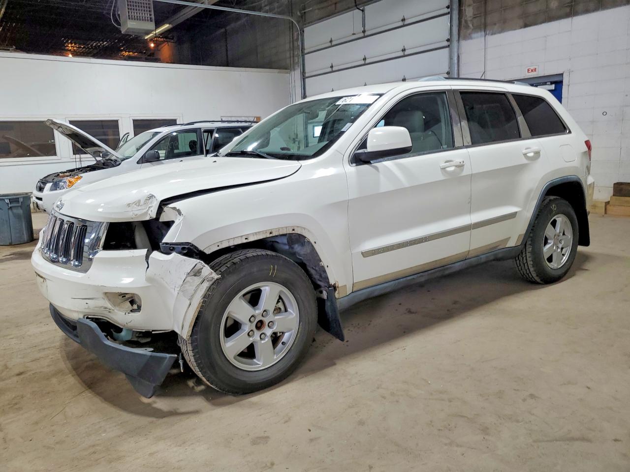1J4RR4GG2BC596540 · 2011 JEEP GRAND CHEROKEE