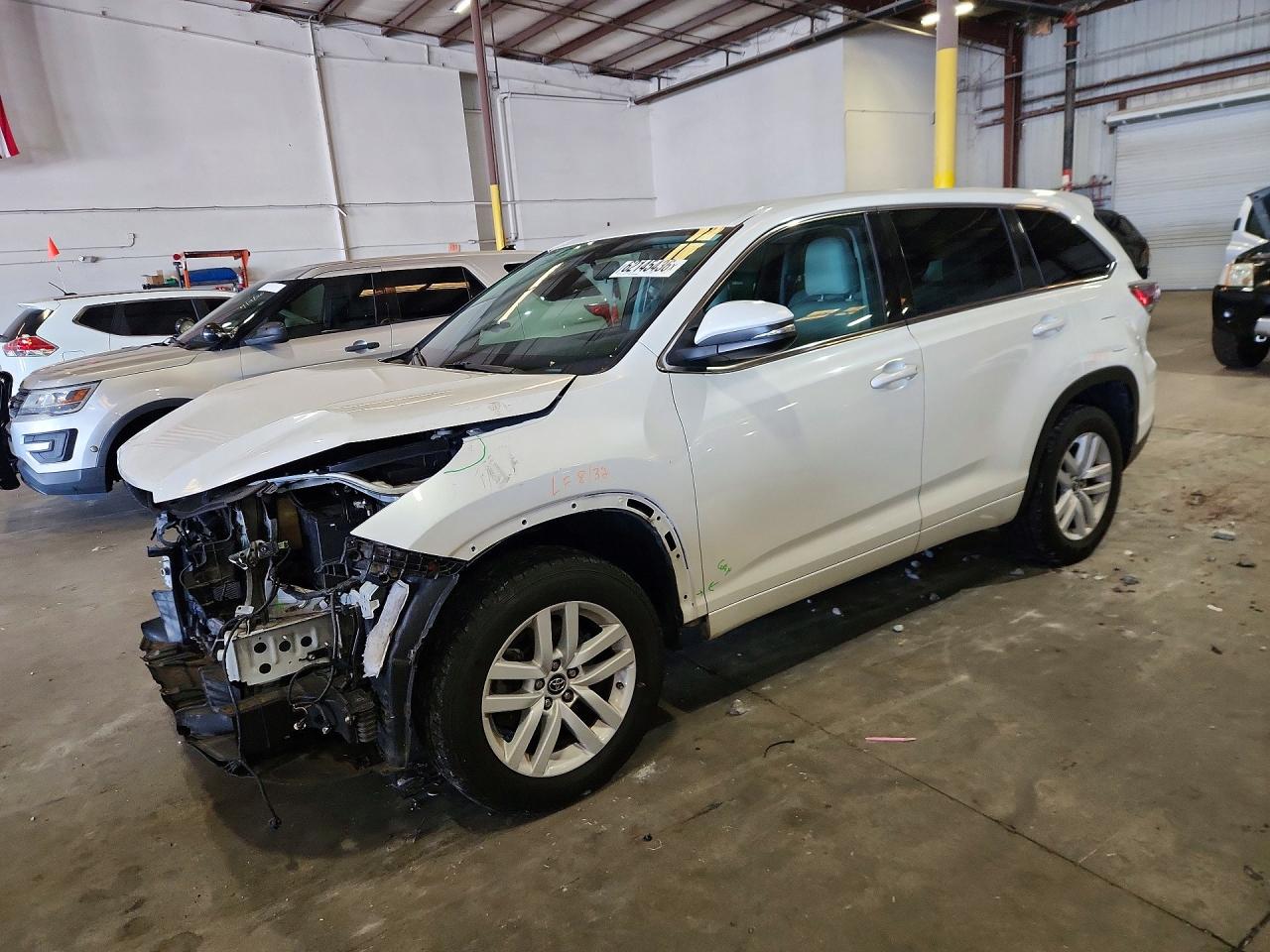 5TDZKRFH4GS138263 · 2016 TOYOTA HIGHLANDER