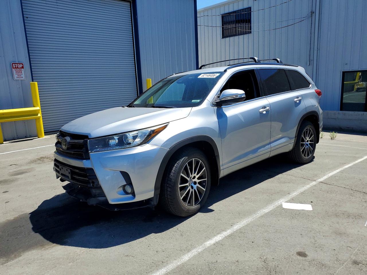 2017 TOYOTA HIGHLANDER