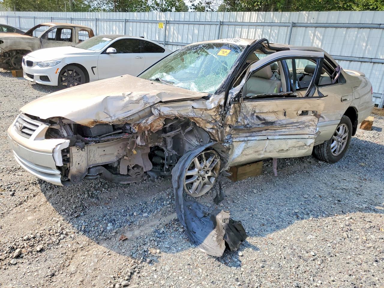 JT2BF28K710318071 · 2001 TOYOTA CAMRY