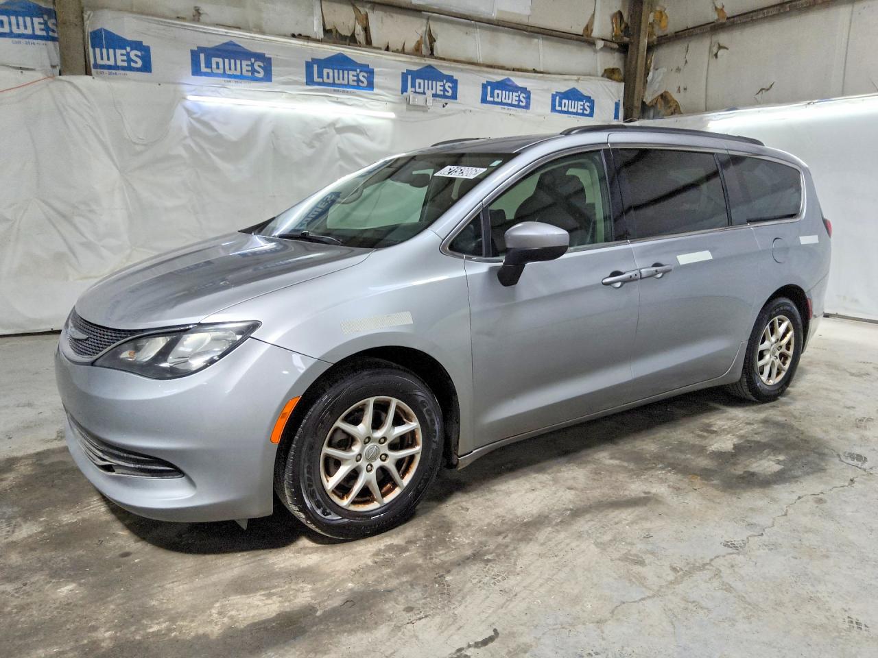 2C4RC1DG1LR266083 · 2020 CHRYSLER VOYAGER