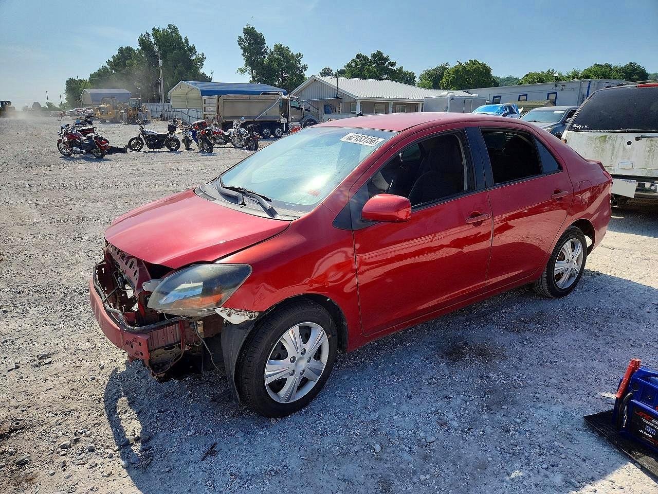 2011 TOYOTA YARIS