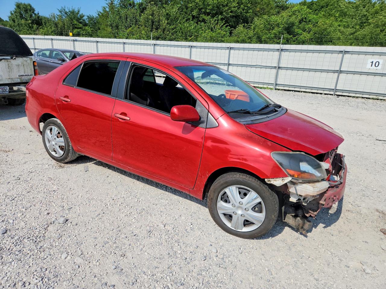 JTDBT4K31B1405165 · 2011 TOYOTA YARIS · 4/13
