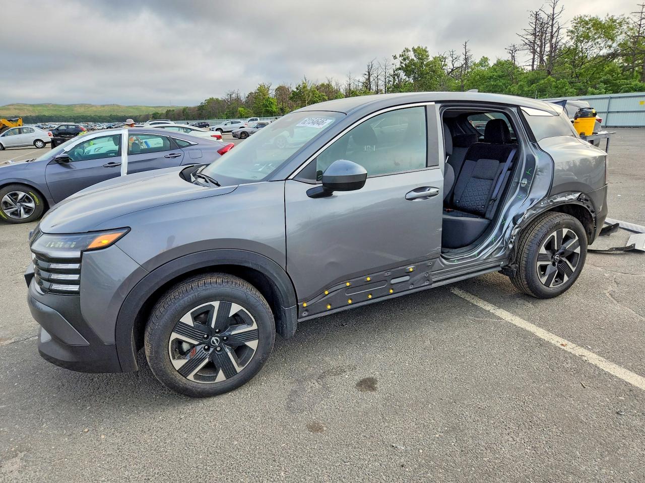 2025 NISSAN KICKS