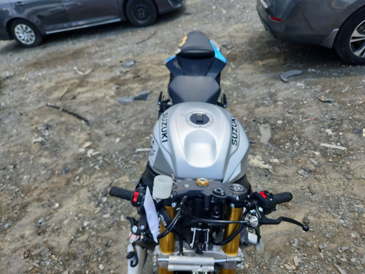 JS1GR7MA4T7100284 · 2026 SUZUKI GSX-R750 · 5/8