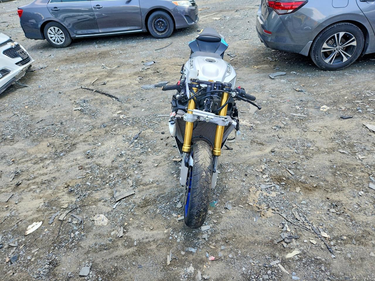 JS1GR7MA4T7100284 · 2026 SUZUKI GSX-R750 · 2/8