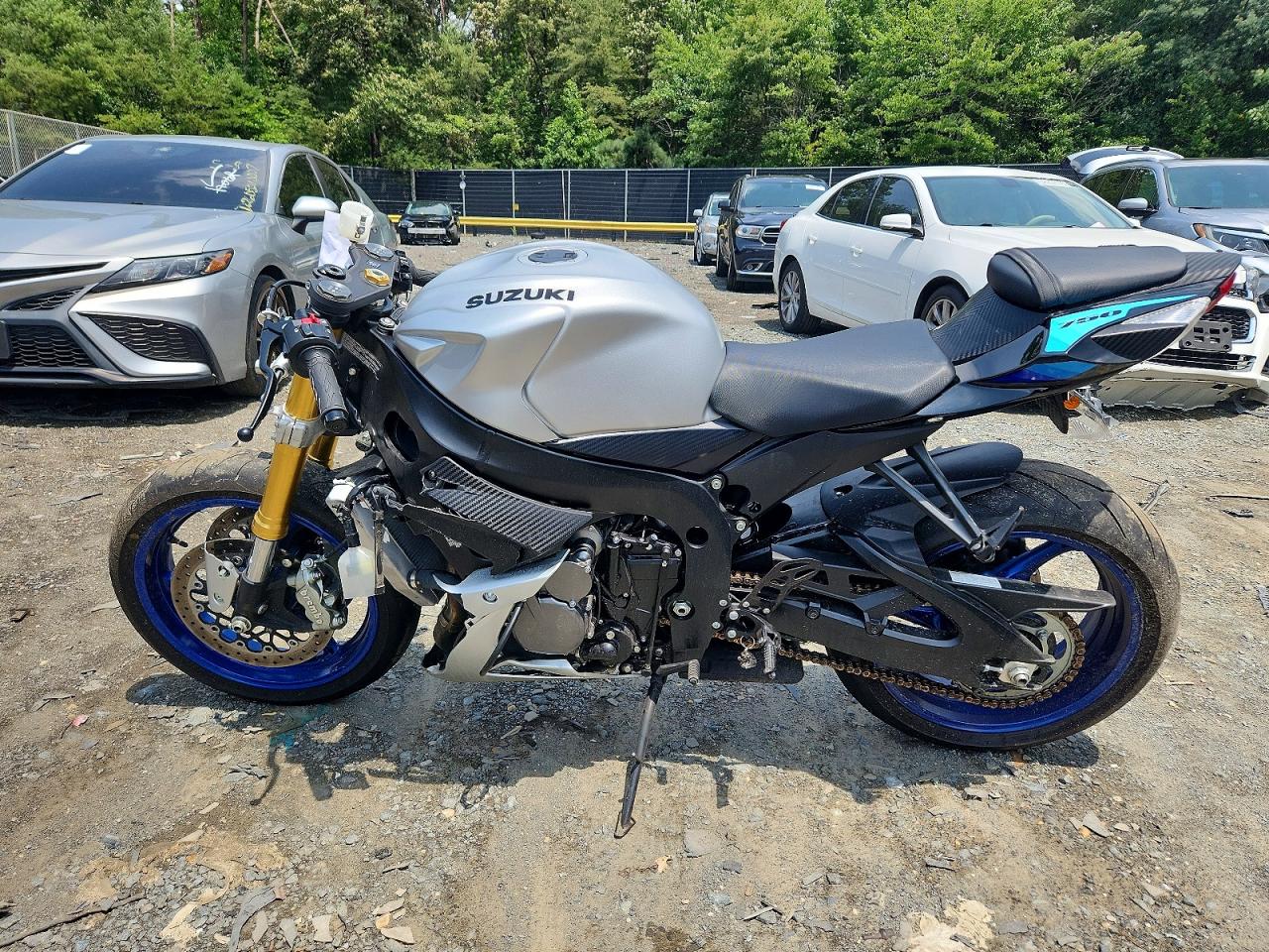 JS1GR7MA4T7100284 · 2026 SUZUKI GSX-R750 · 3/8