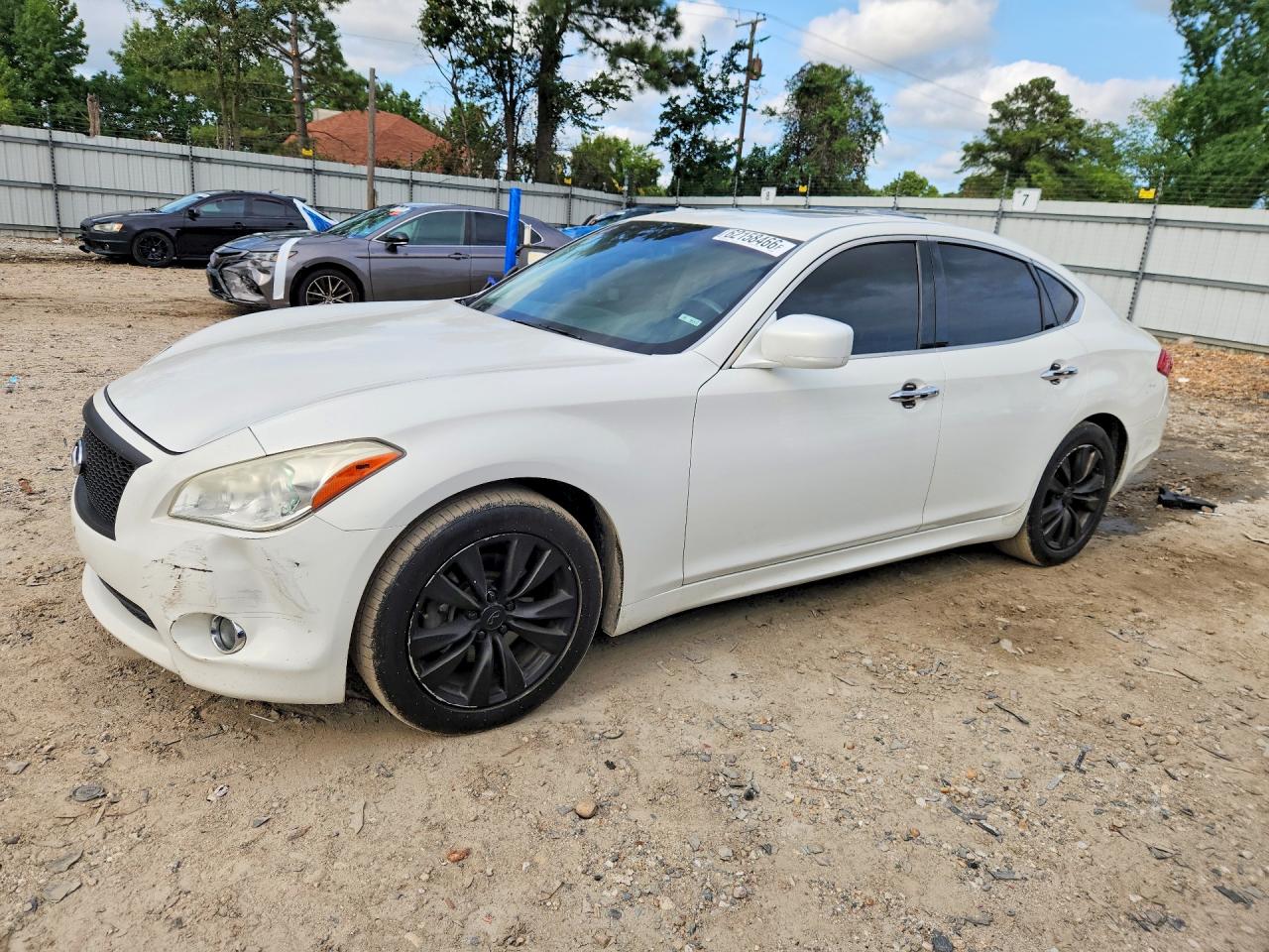 2011 INFINITI M37