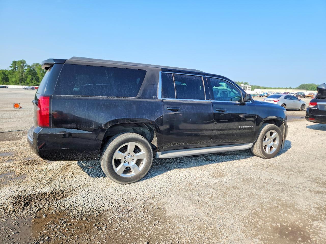1GNSKJKC9FR160292 · 2015 CHEVROLET SUBURBAN · 3/13