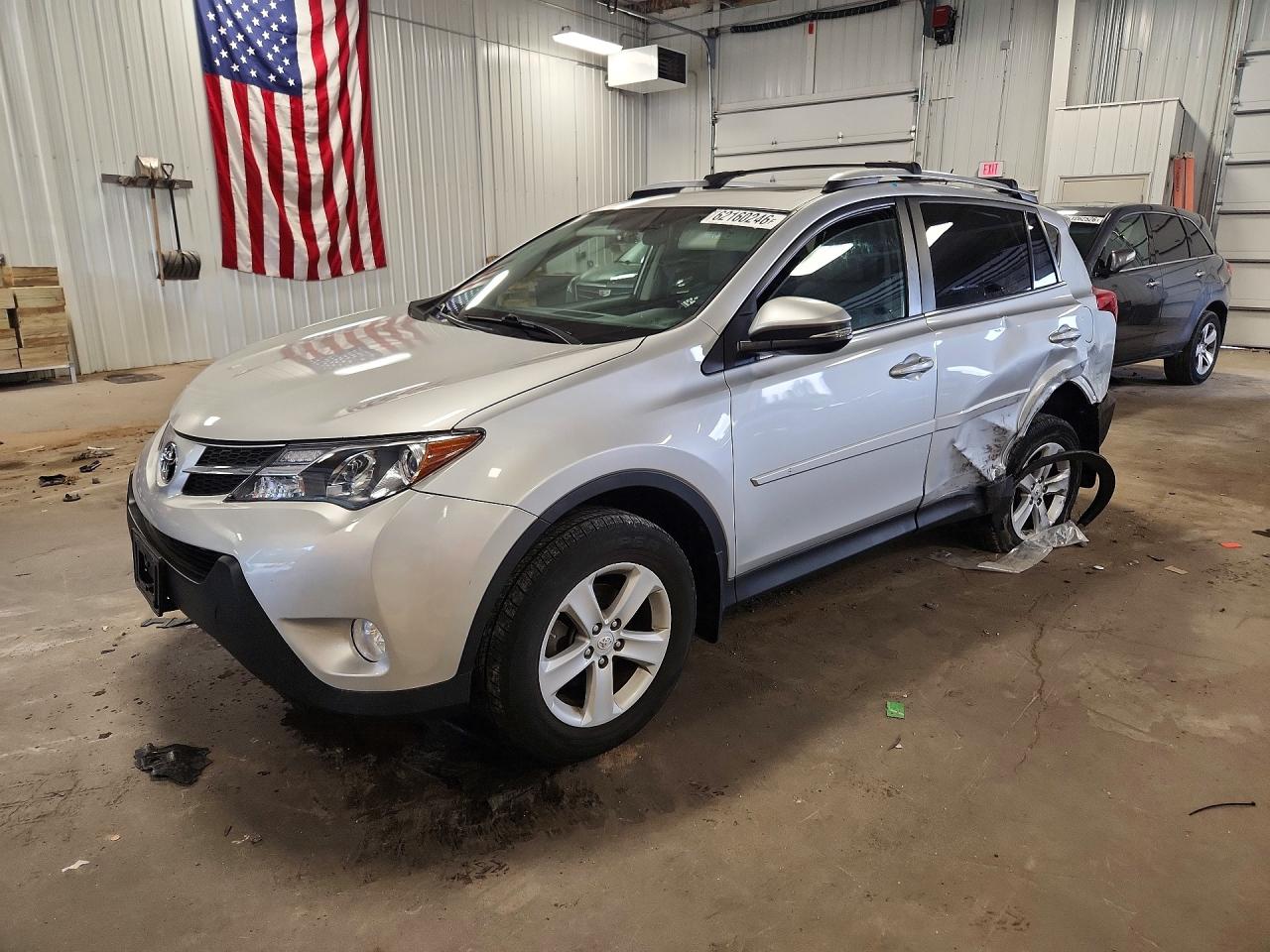 2T3RFREVXEW129137 · 2014 TOYOTA RAV4
