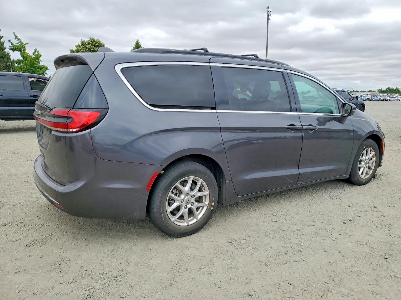 2C4RC1BG3NR195152 · 2022 CHRYSLER PACIFICA · 3/13