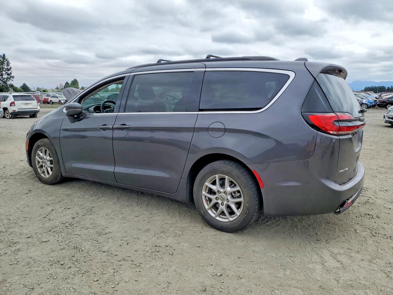 2C4RC1BG3NR195152 · 2022 CHRYSLER PACIFICA · 2/13