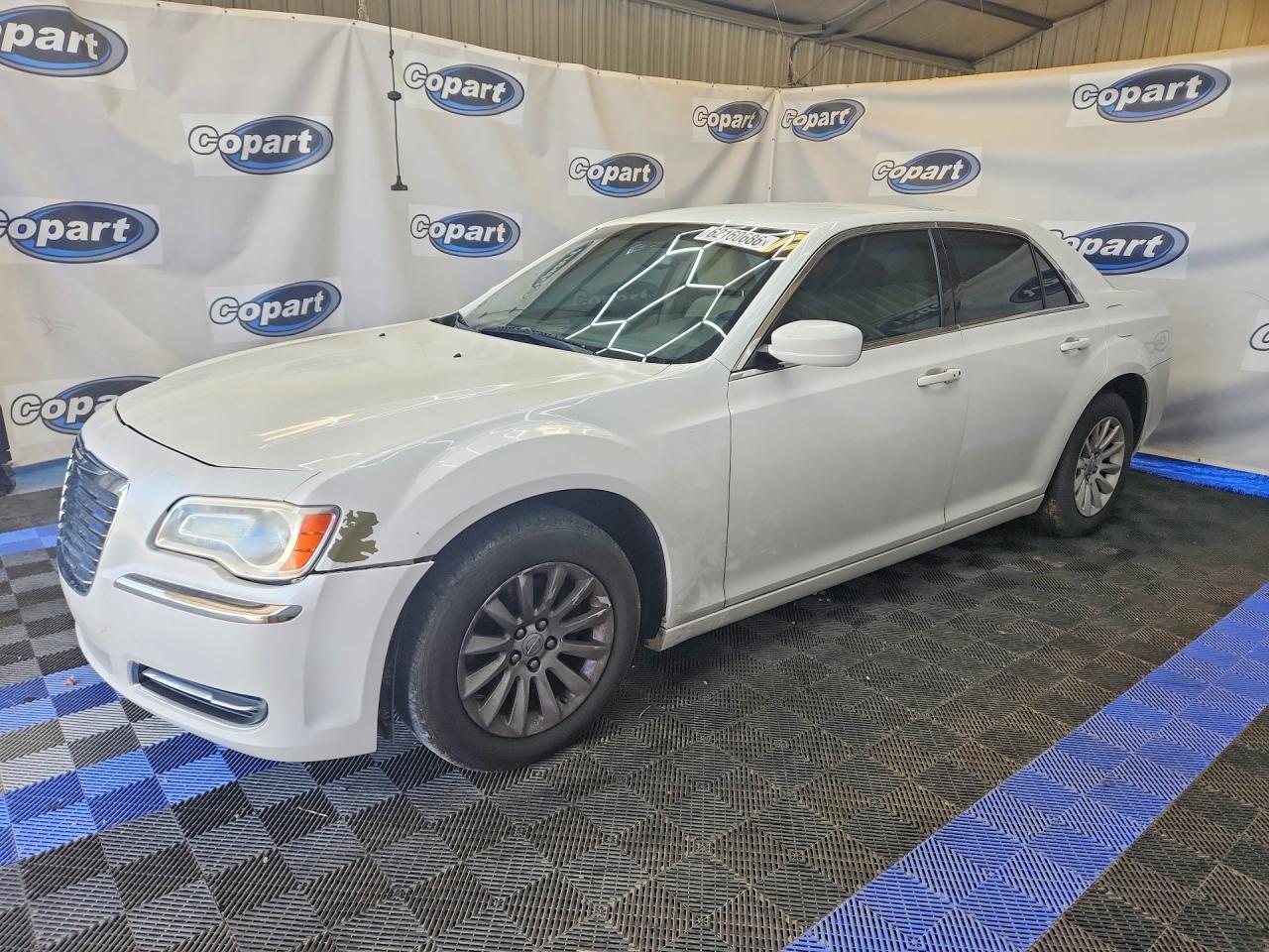 2C3CCAAG2CH104824 · 2012 CHRYSLER 300