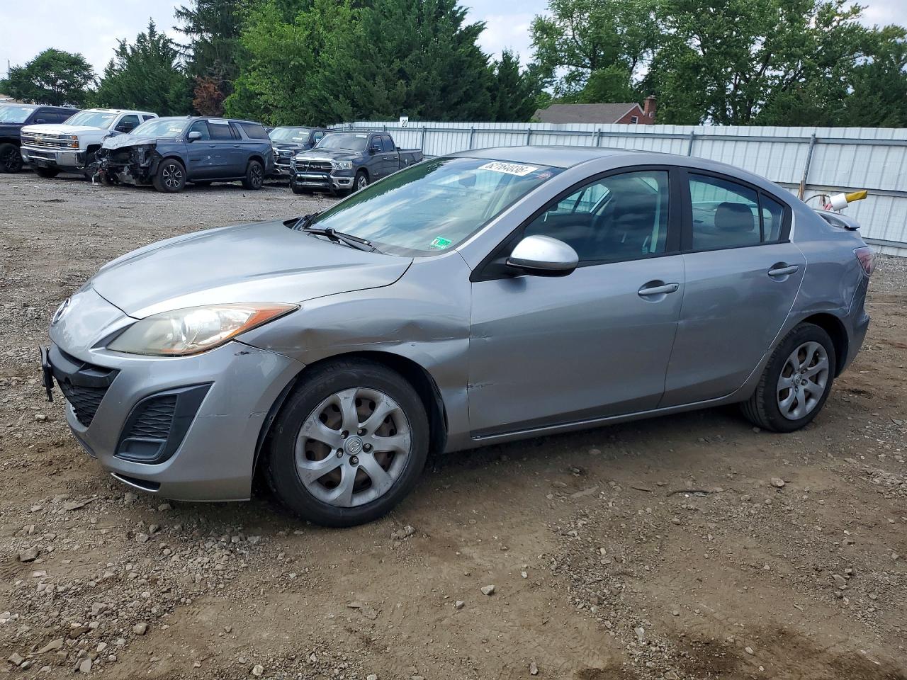JM1BL1SG7A1349877 · 2010 MAZDA 3