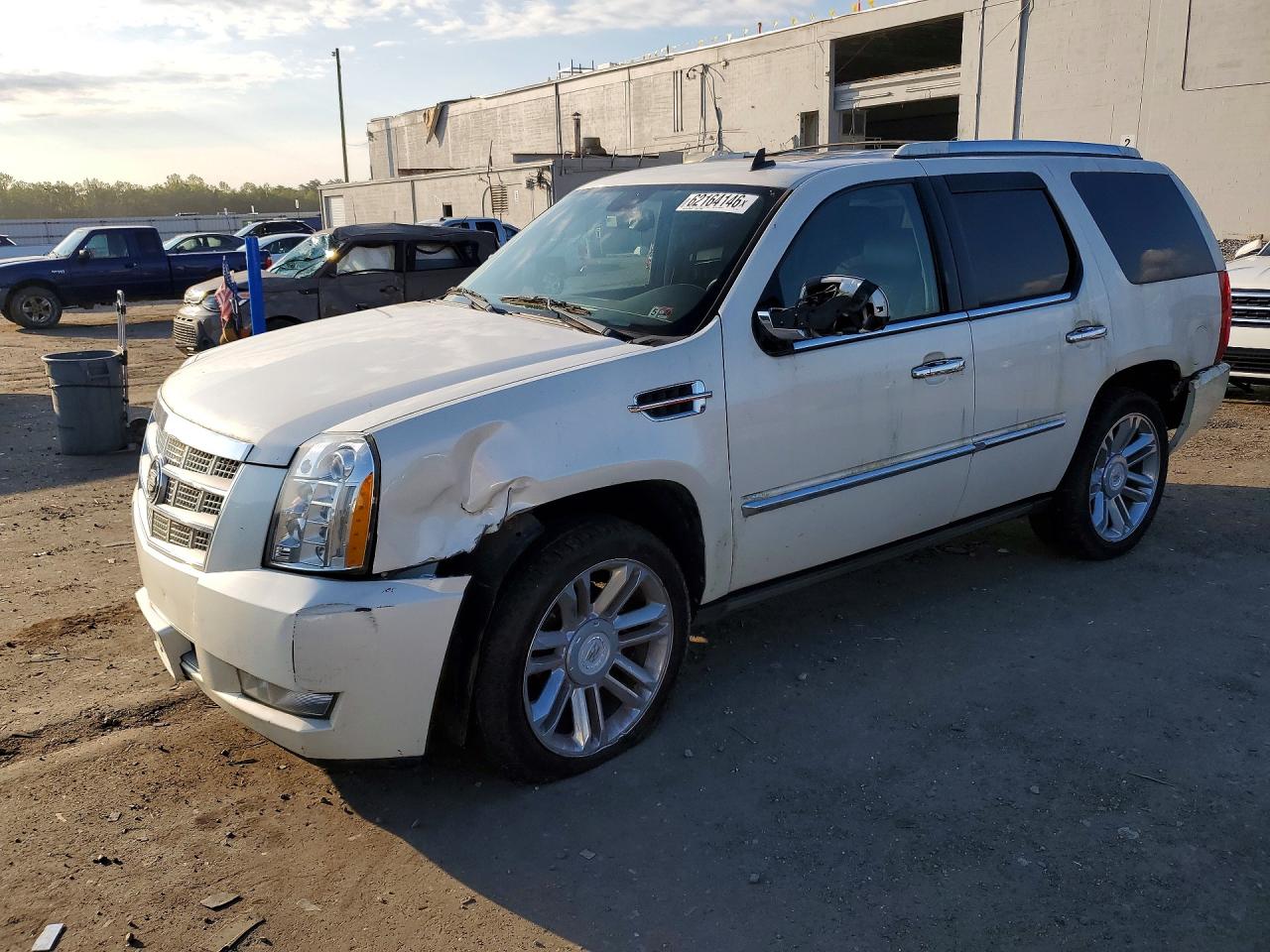 2011 CADILLAC ESCALADE