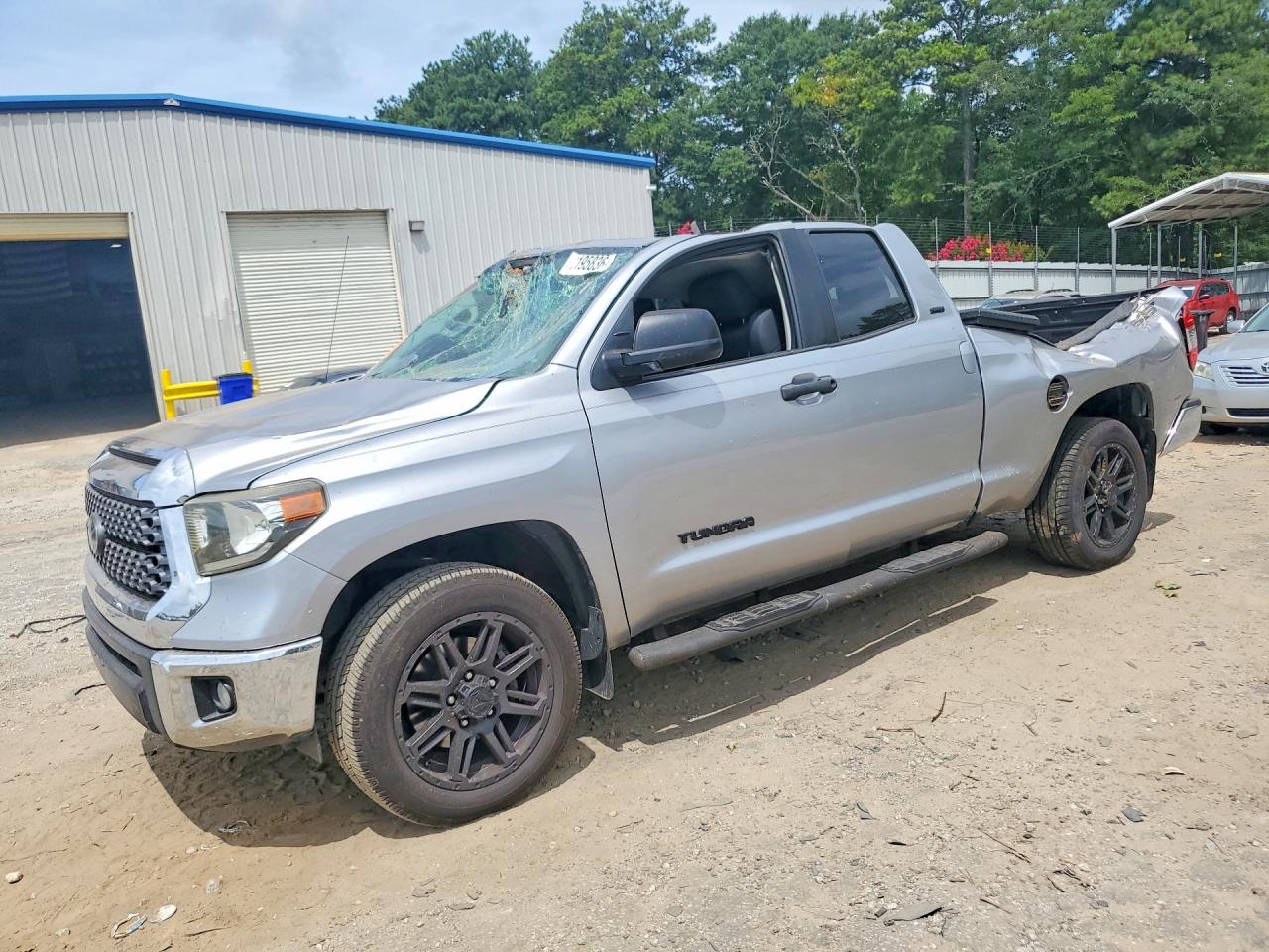 5TFRM5F10JX130040 · 2018 TOYOTA TUNDRA