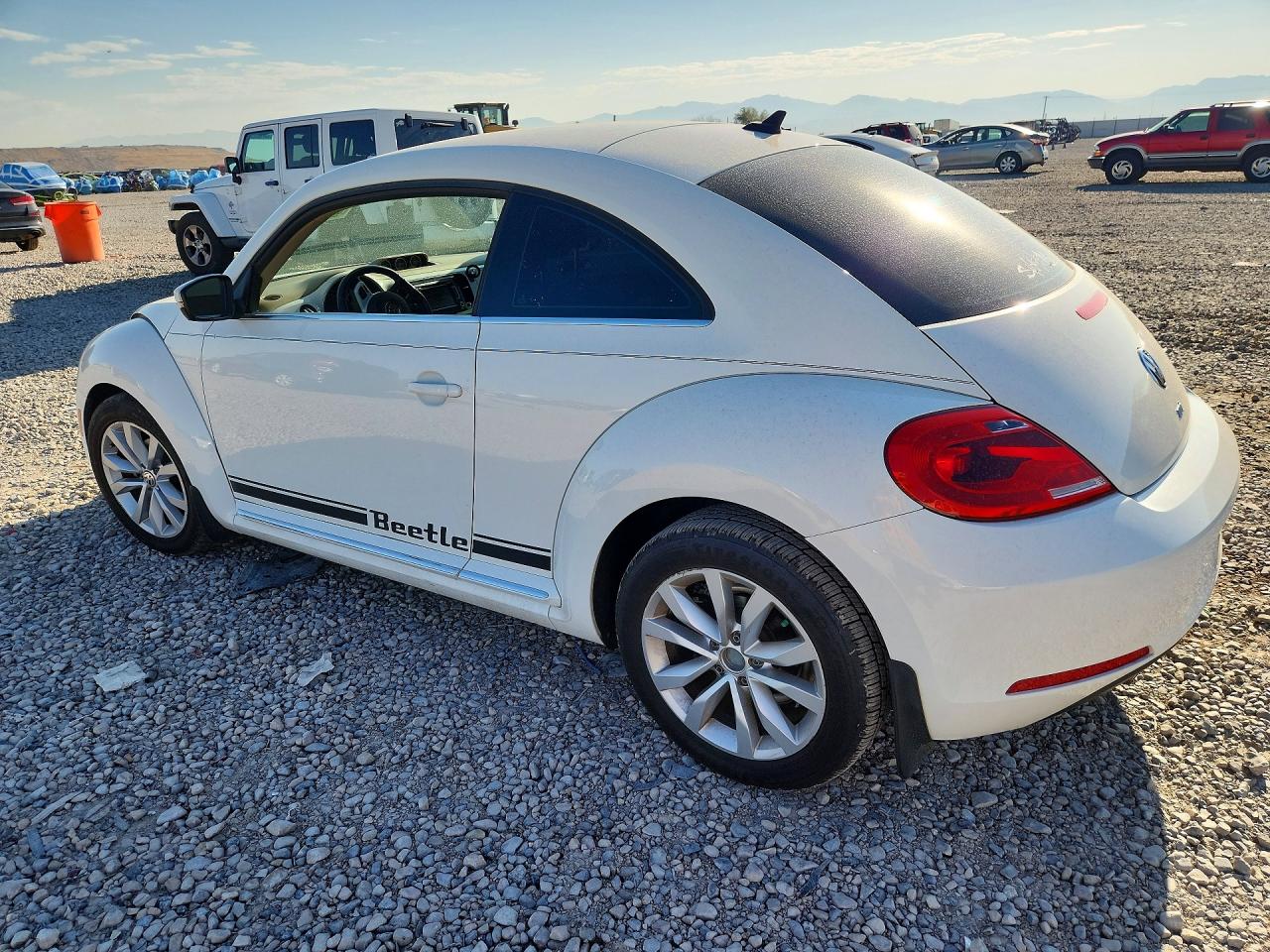 3VWJL7AT6EM615201 · 2014 VOLKSWAGEN BEETLE · 2/12