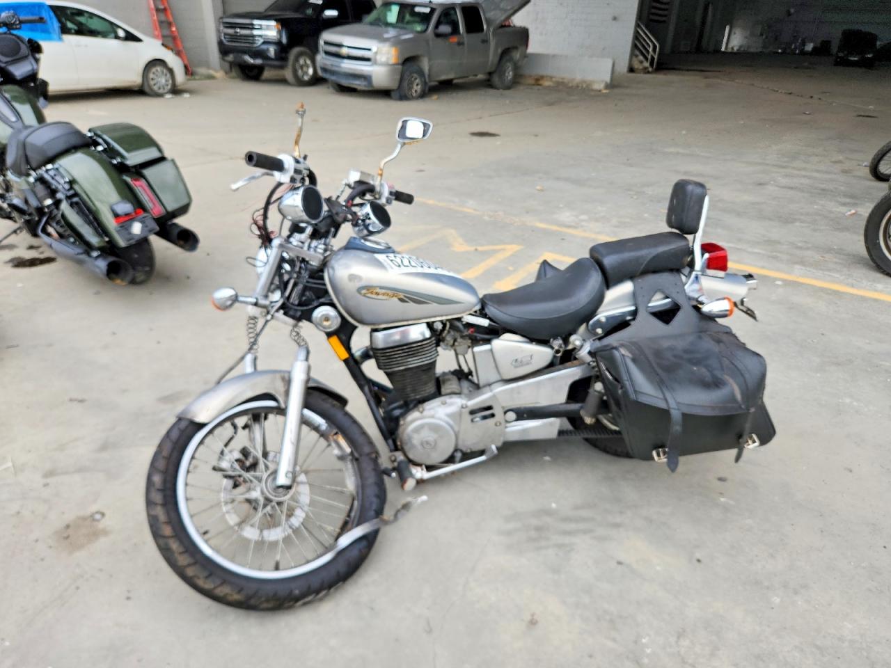 JS1NP41A142100984 · 2004 SUZUKI LS650 · 3/8