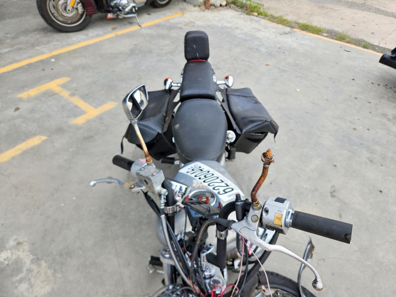 JS1NP41A142100984 · 2004 SUZUKI LS650 · 5/8