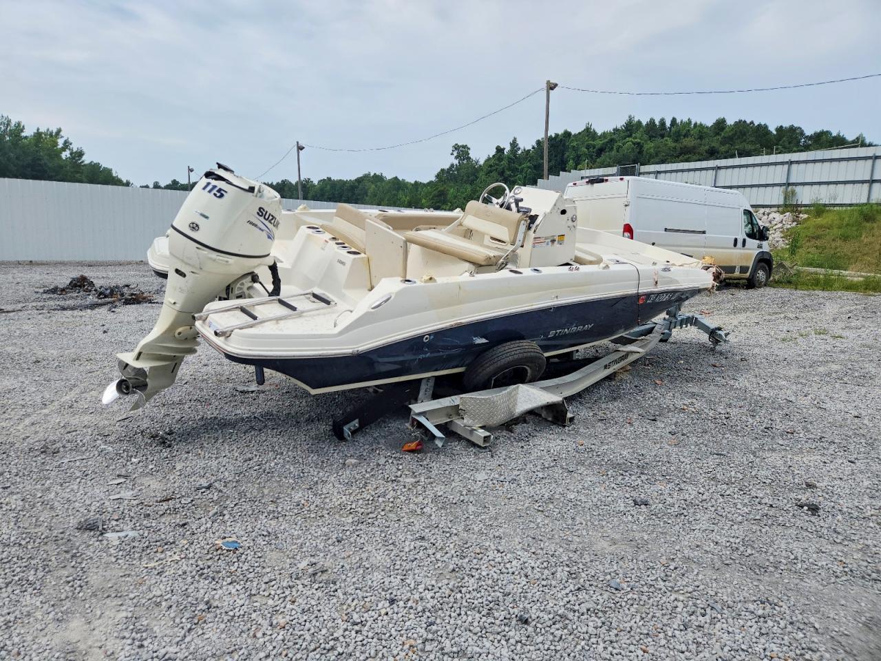 PNYUSE32H617 · 2017 STINGRAY BOATS 186CC · 4/10
