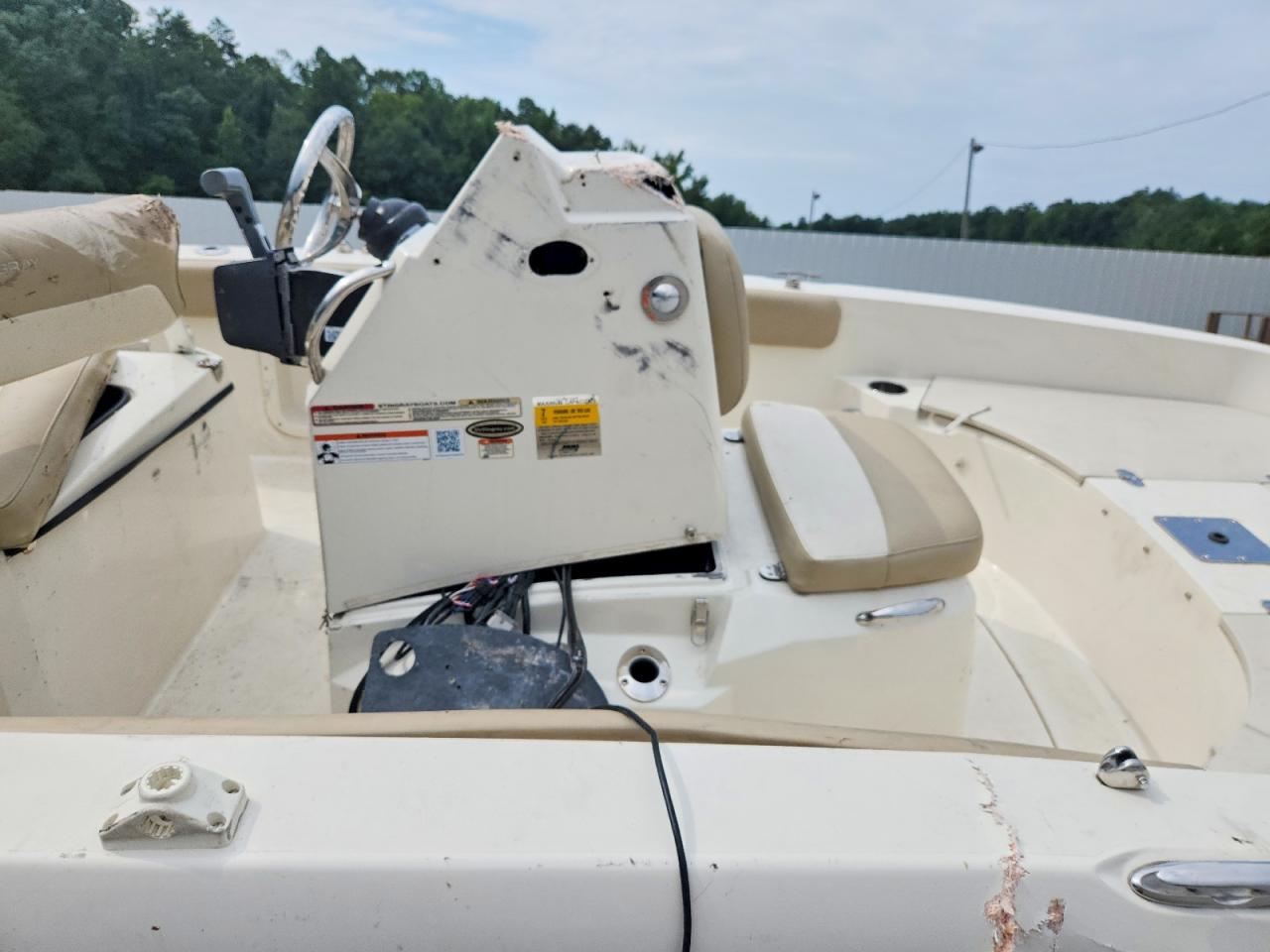 PNYUSE32H617 · 2017 STINGRAY BOATS 186CC · 5/10