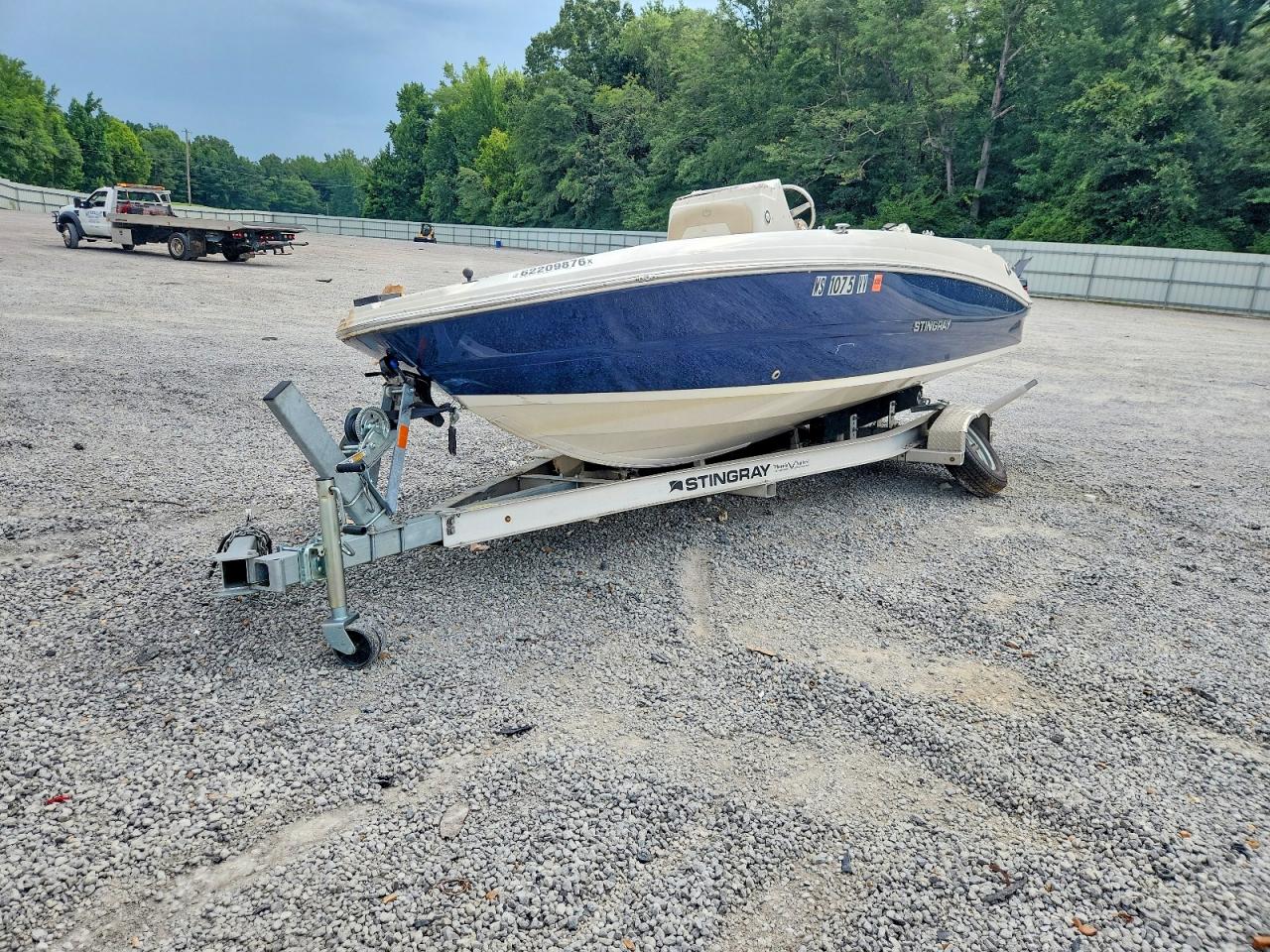 PNYUSE32H617 · 2017 STINGRAY BOATS 186CC · 2/10