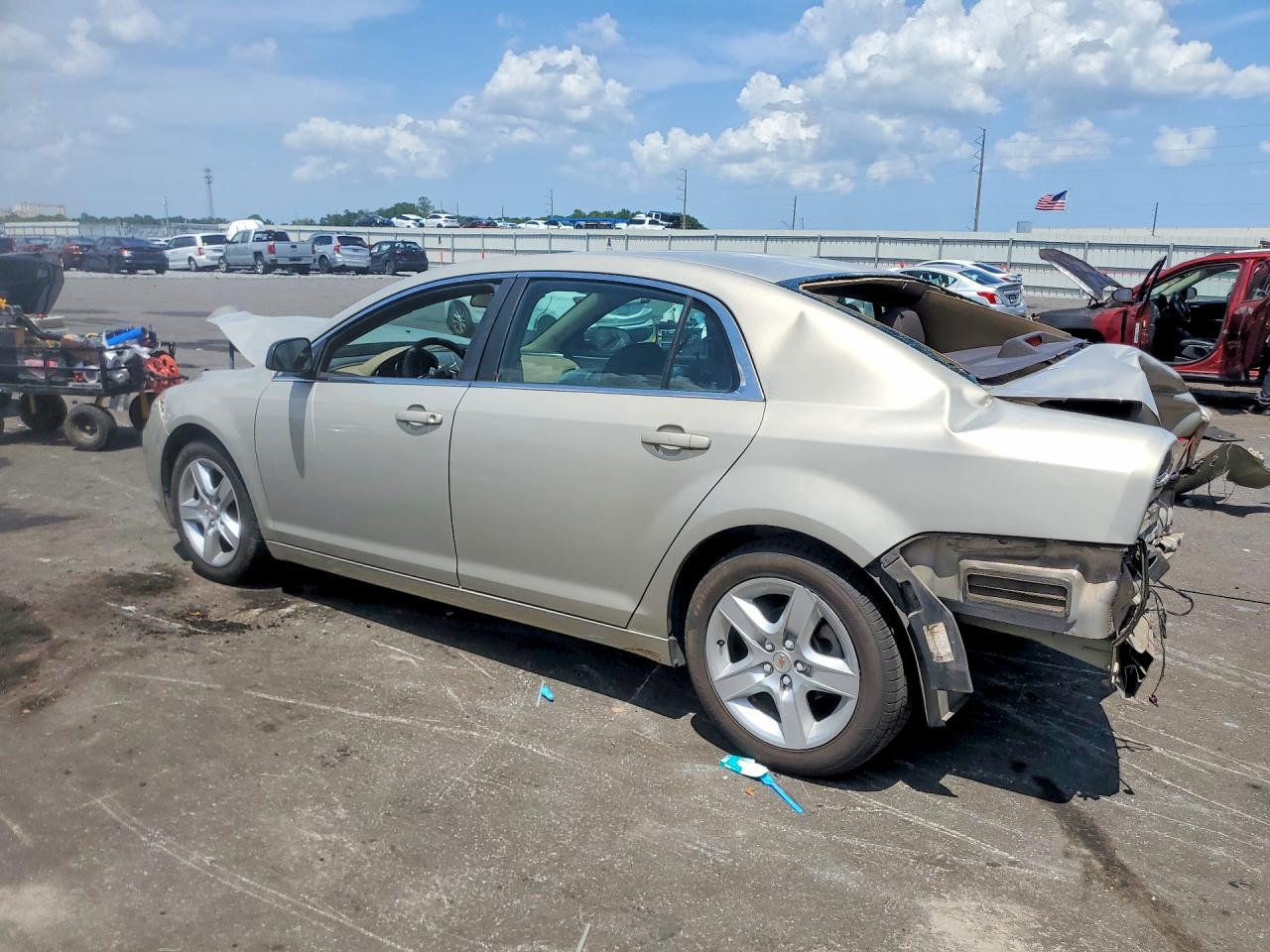 1G1ZA5EU3BF168589 · 2011 CHEVROLET MALIBU · 2/13
