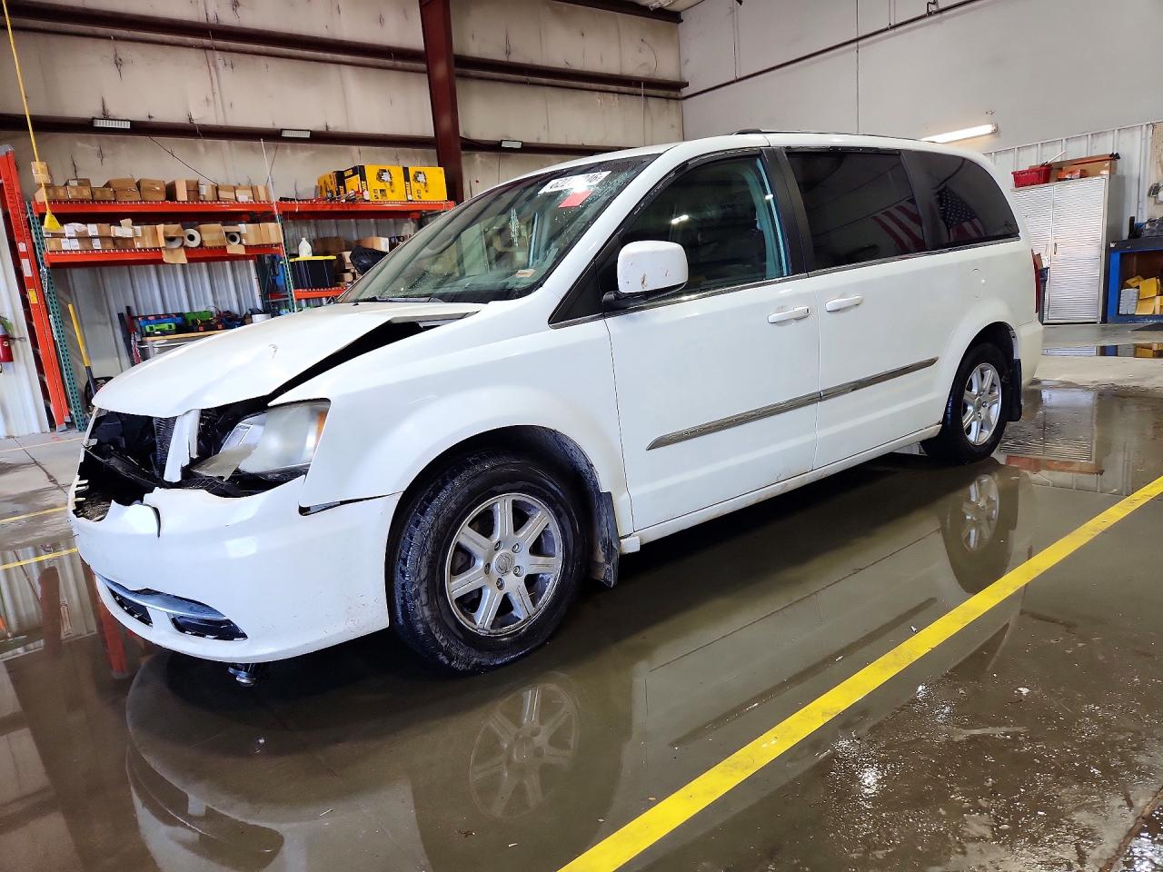 2A4RR5DG3BR770911 · 2011 CHRYSLER TOWN & COUNTRY