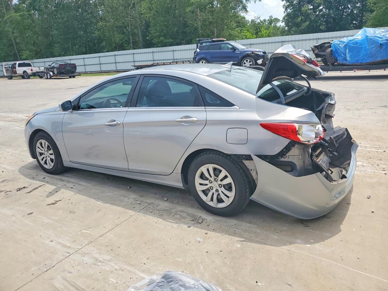 5NPEB4AC7BH236408 · 2011 HYUNDAI SONATA · 2/13