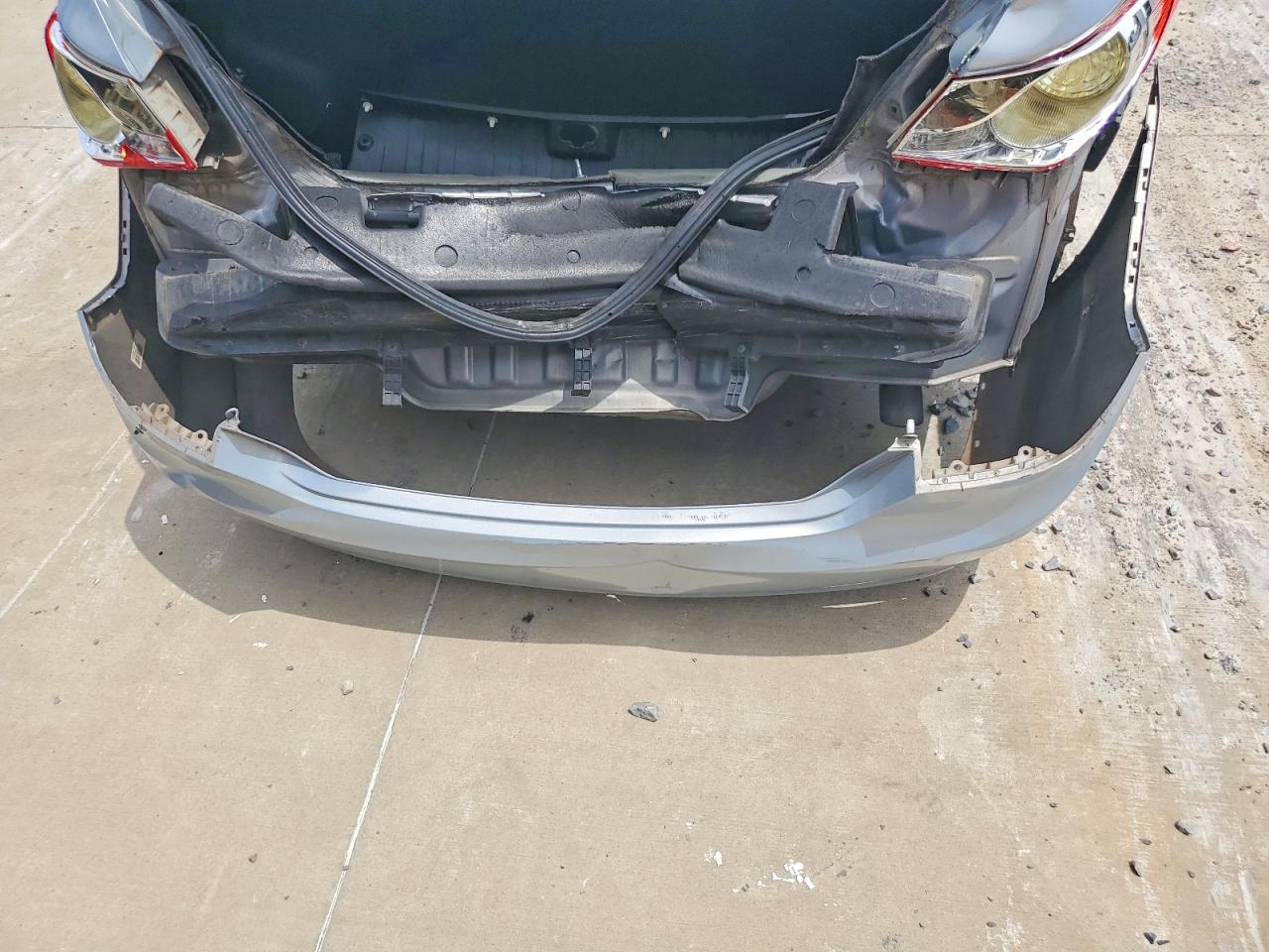 5NPEB4AC7BH236408 · 2011 HYUNDAI SONATA · 12/13