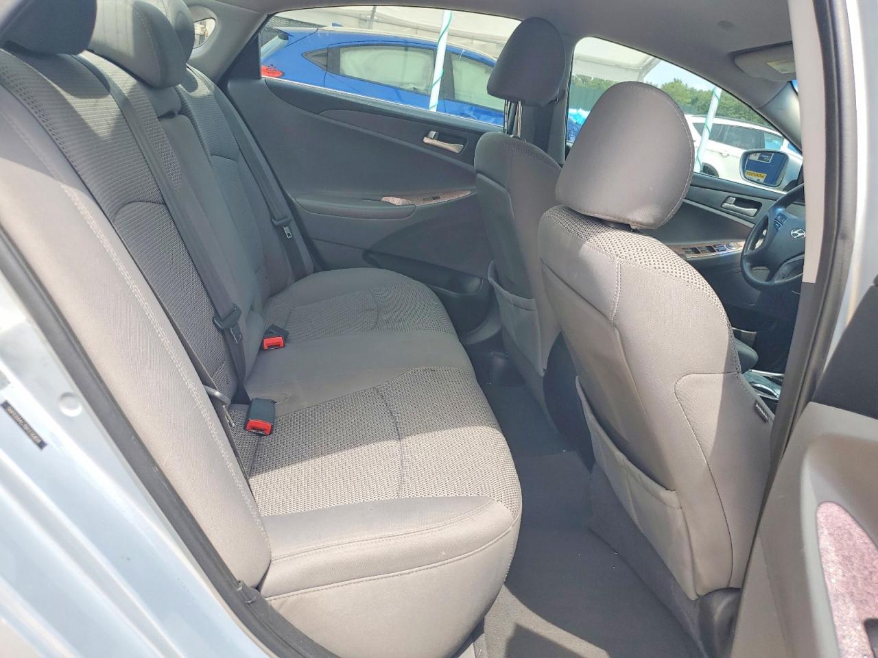 5NPEB4AC7BH236408 · 2011 HYUNDAI SONATA · 10/13